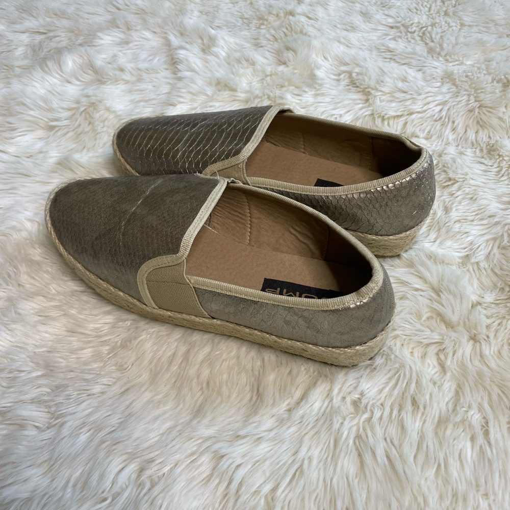 JUMP Silver Metallic Espadrille Flats 38 - Picture 3 of 6